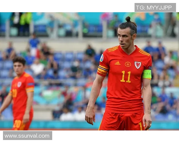 季后赛八强争夺战第二场深圳对决北京精彩回顾与赛后分析